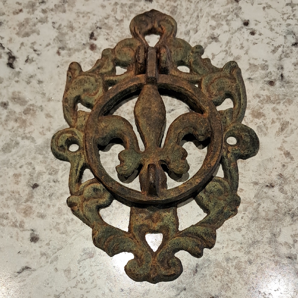 Rustic Cast Iron Door Knocker With Fleur De Lis II Design